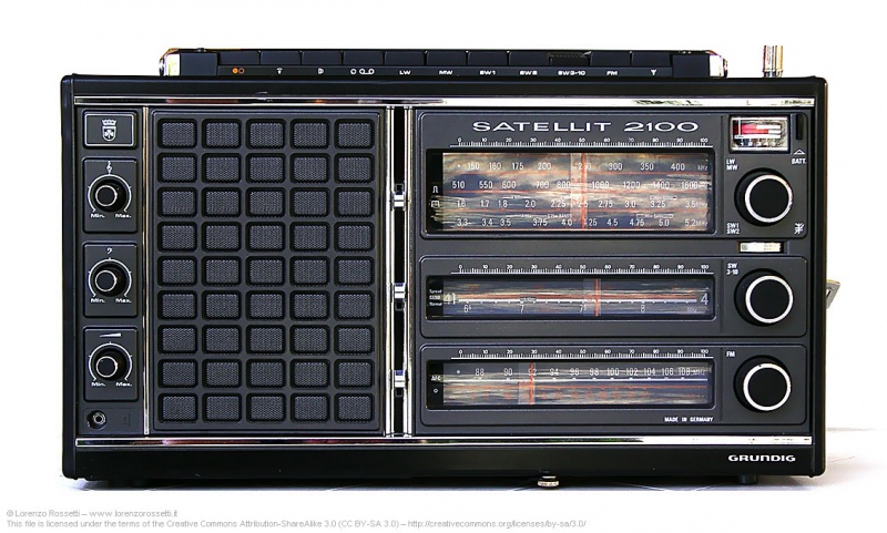 Datei:Grundig Satellit 2100.jpg